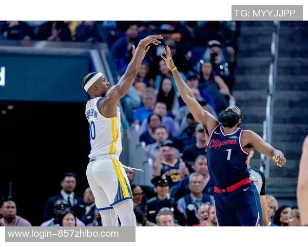 勇士与快船激战正酣电视直播全程跟踪精彩瞬间不容错过